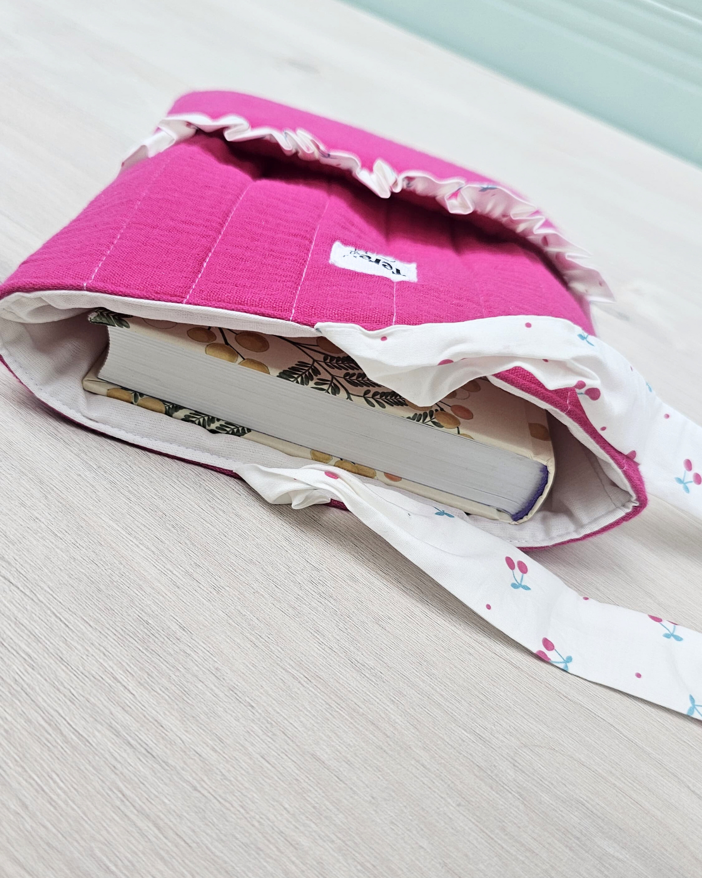 Funda libro volantito "cerezas" STOCK INMEDIATO