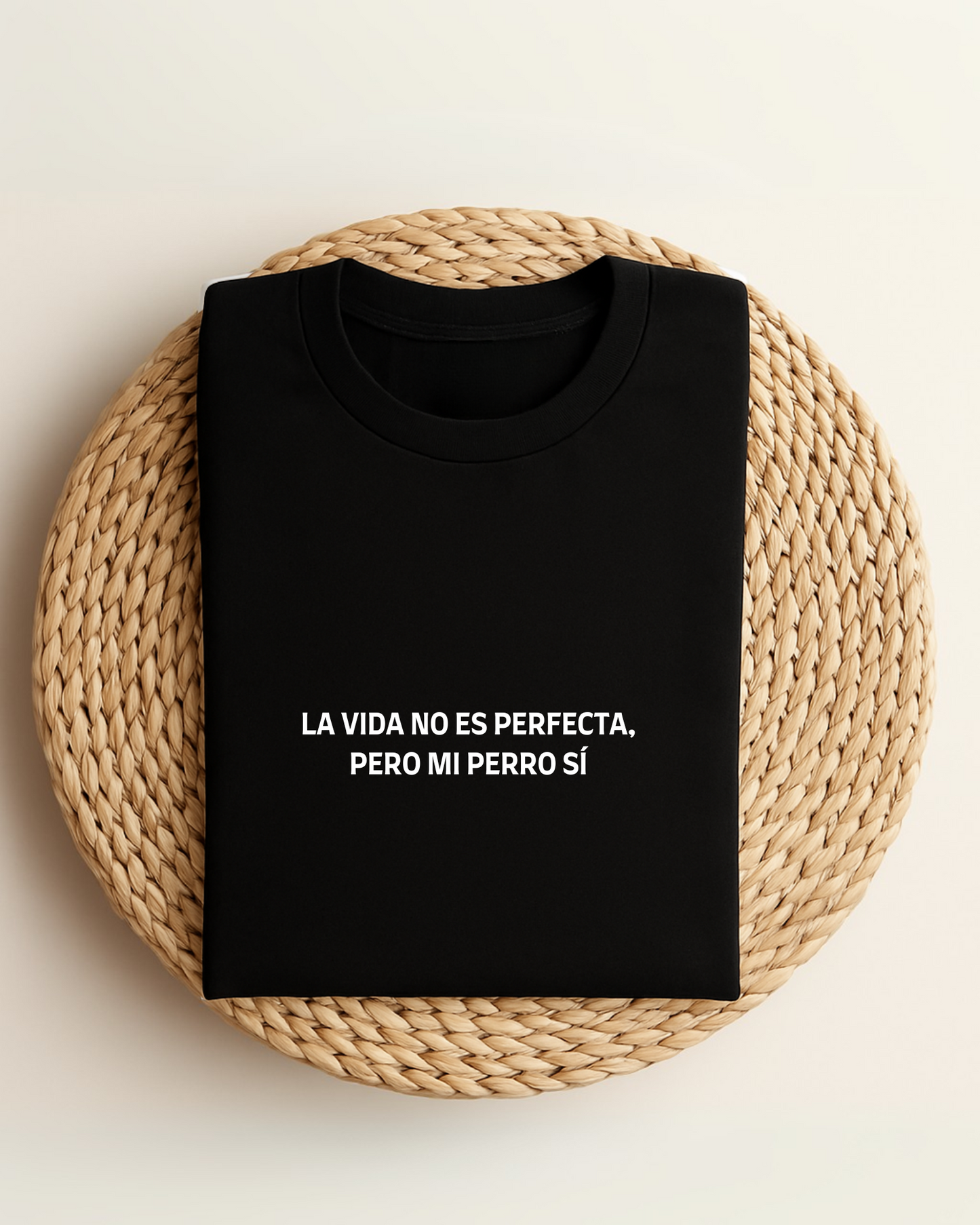 Camiseta "perfección perruna"
