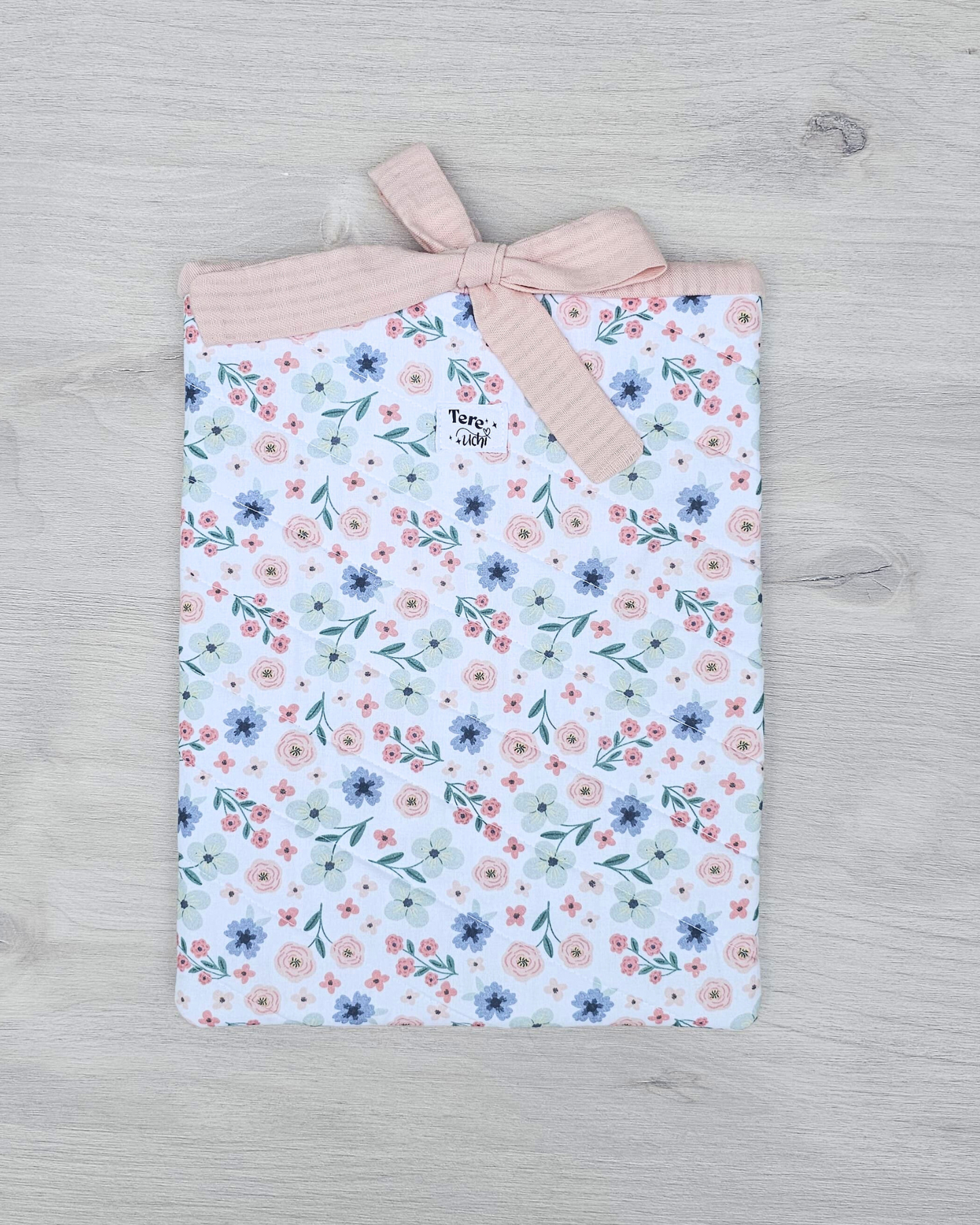 Funda libro grande "flores azules"  STOCK INMEDIATO