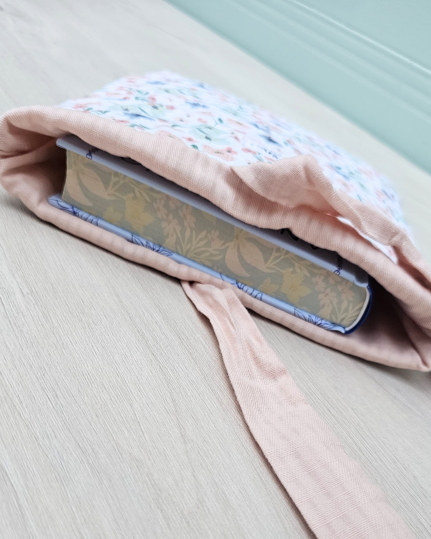 Funda libro grande "flores azules"  STOCK INMEDIATO