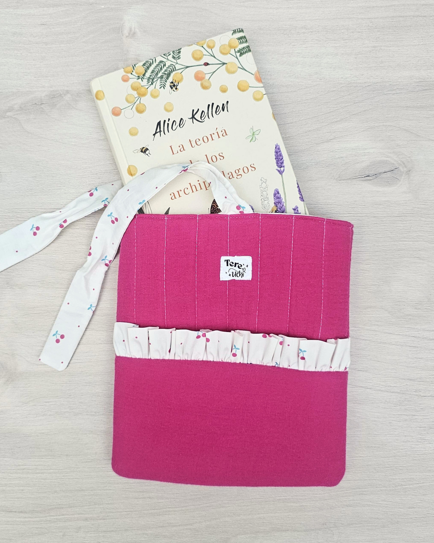 Funda libro volantito "cerezas"  STOCK INMEDIATO